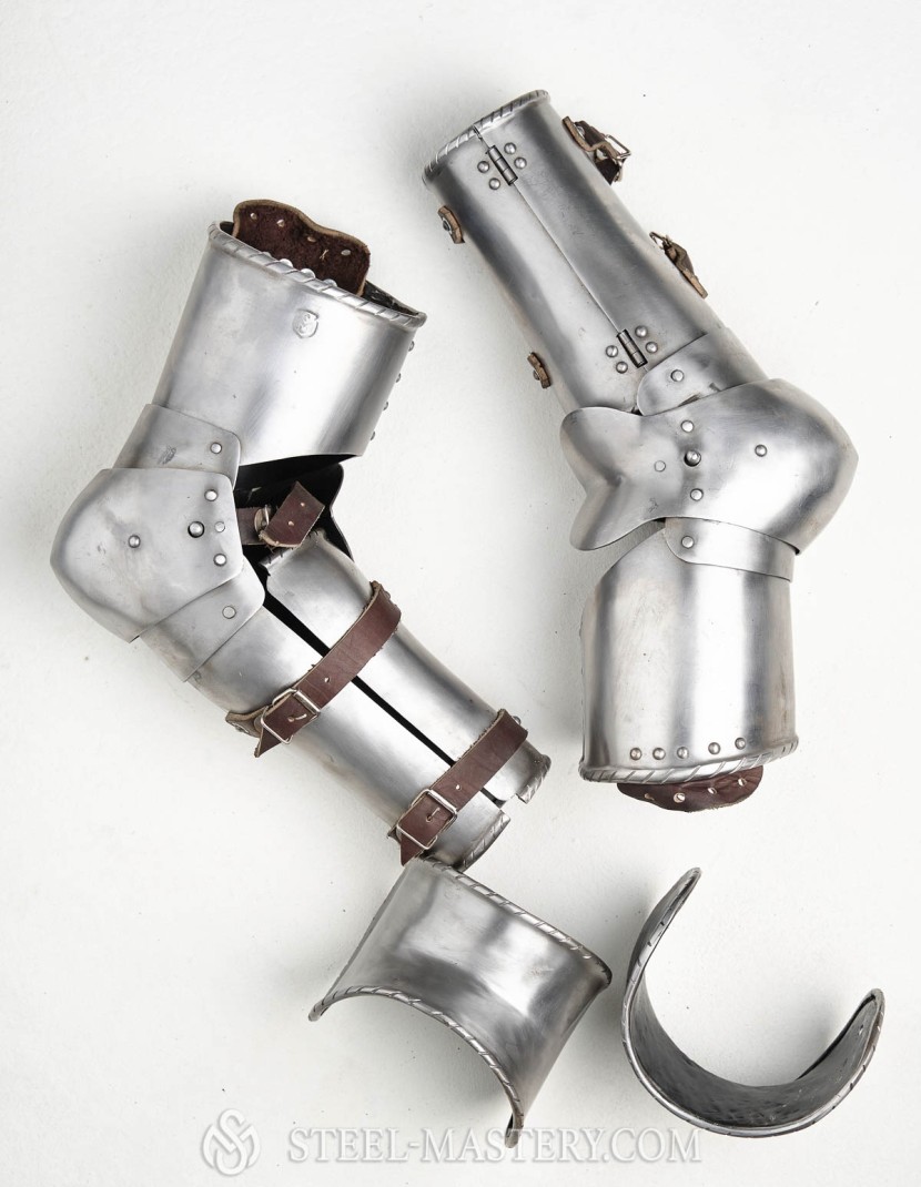 KNIGHTLY ARMS PLATE, PART OF FULL PLATE ARMOR  photo made by Steel-mastery.com