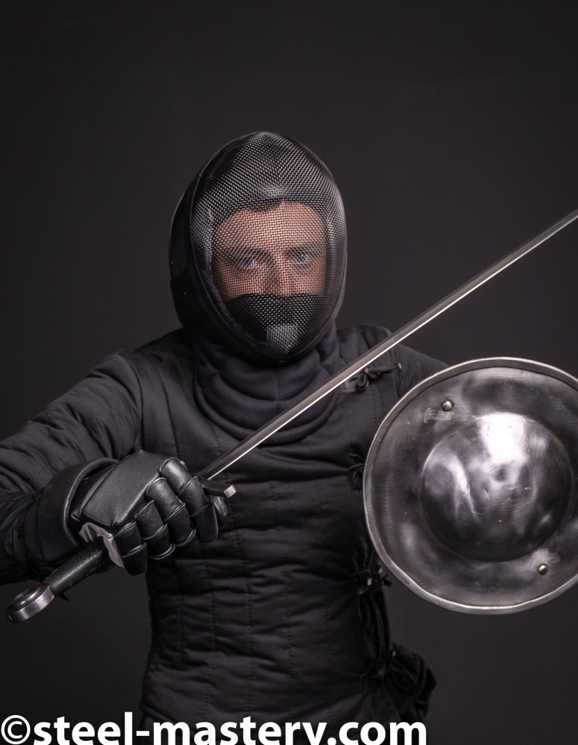 HEMA fencing mask 1000N photo made by Steel-mastery.com