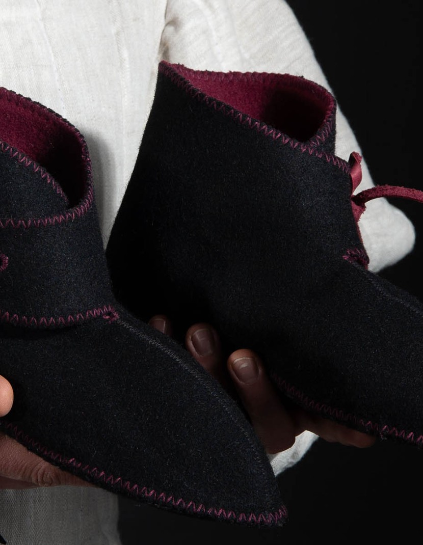 Medieval wool shoes with linen lining, additional option - leather sole photo made by Steel-mastery.com