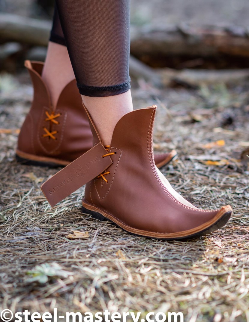 Poulaine medieval style boots, caramel  photo made by Steel-mastery.com