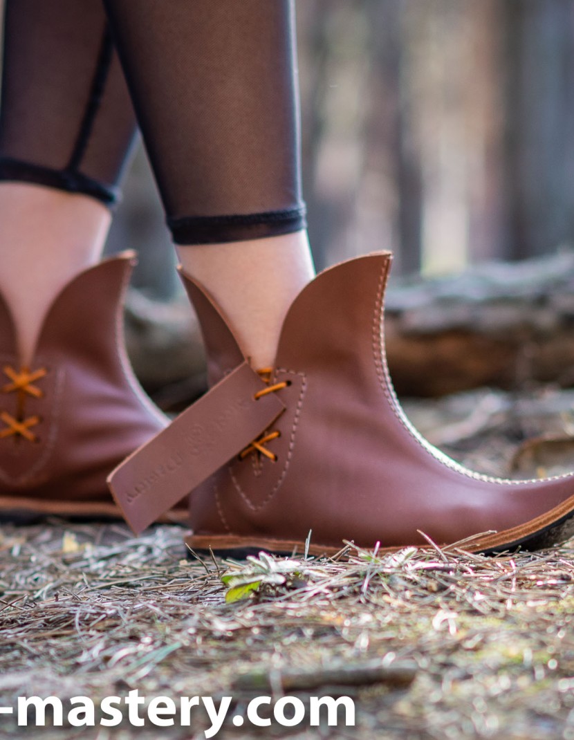 Poulaine medieval style boots, caramel  photo made by Steel-mastery.com