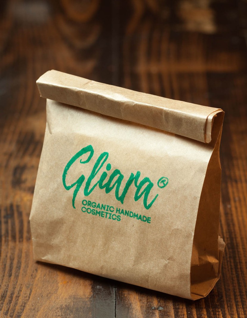 Homemade natural craft soap with peppermint oil and blue clay photo made by Steel-mastery.com