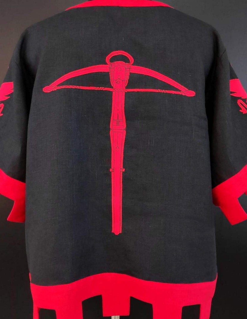 Black and red knight tabard with griffins and crossbow photo made by Steel-mastery.com
