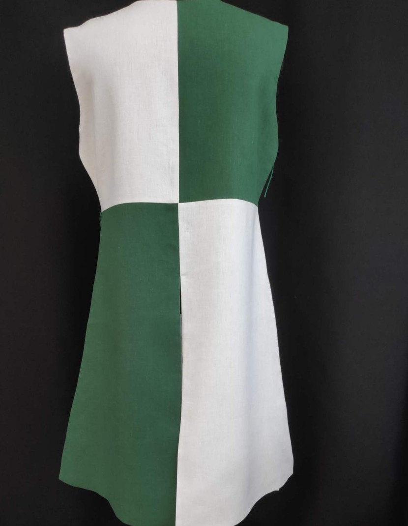 QUARTER COLORED TABARD WITH HORSES AND TOWERS photo made by Steel-mastery.com