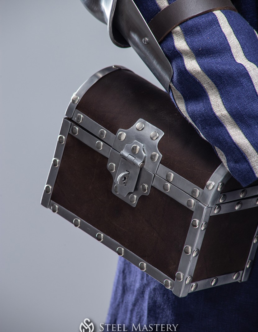Vernon Roche's treasure chest (world of "The Witcher 3: Wild Hunt) photo made by Steel-mastery.com