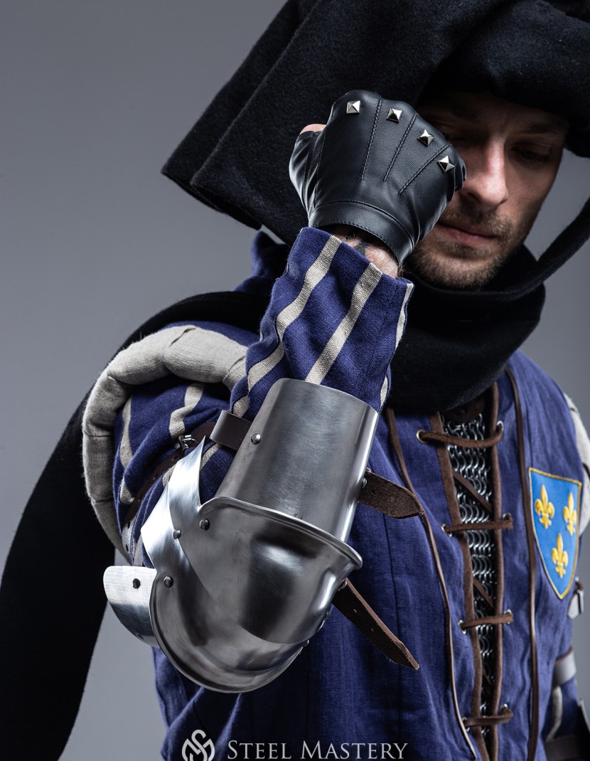 Vernon Roche's Plate Elbows (world of "The Witcher 3: Wild Hunt) photo made by Steel-mastery.com